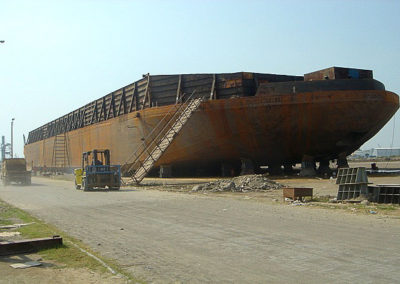 barge-before